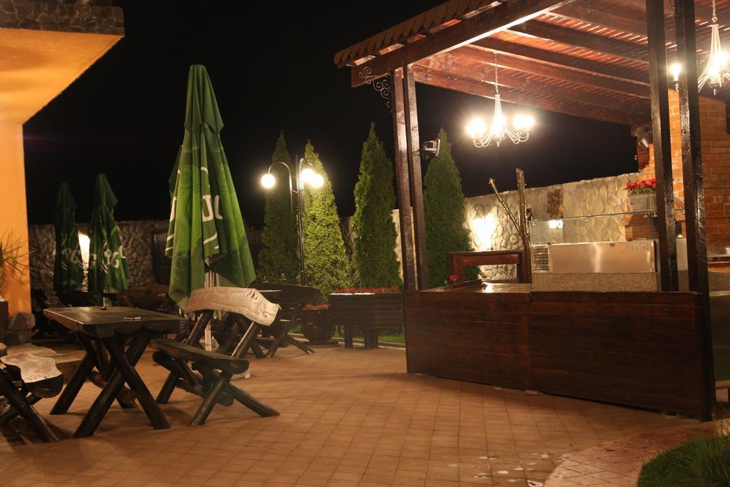 Rixo'S Guesthouse Cîrcea Dış mekan fotoğraf