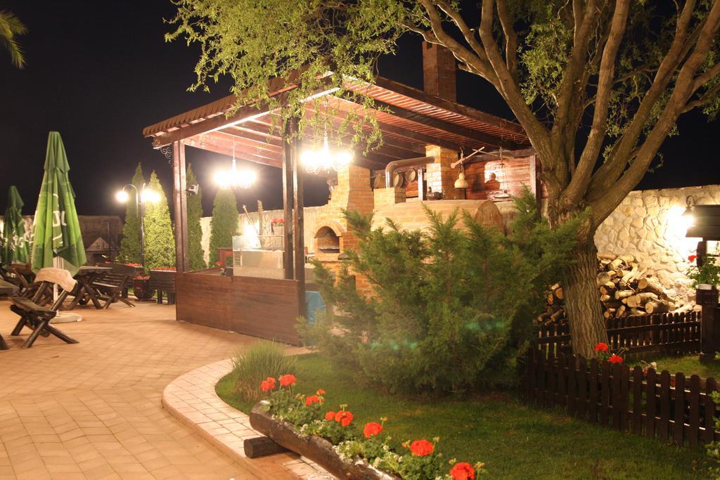 Rixo'S Guesthouse Cîrcea Dış mekan fotoğraf